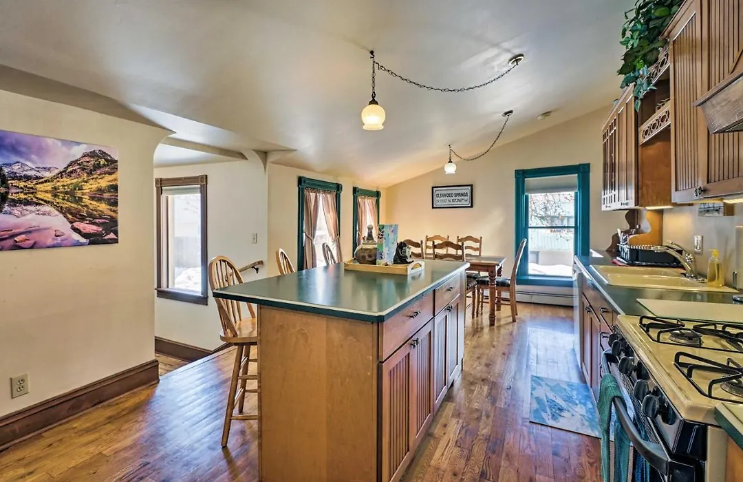 Victory Victorian House - Walk To Dtwn Glenwood!-1